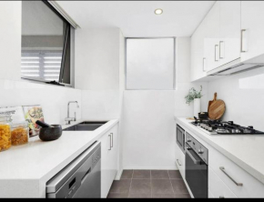 A private room - 1 train stop to Chatswood CBD, Sydney